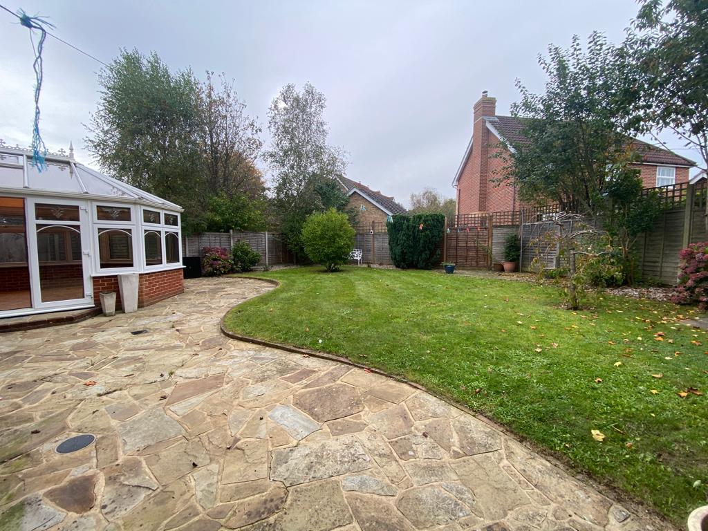 Anson Avenue, Kings Hill, ME19 4RA 4 bed detached house £2,200 pcm (£