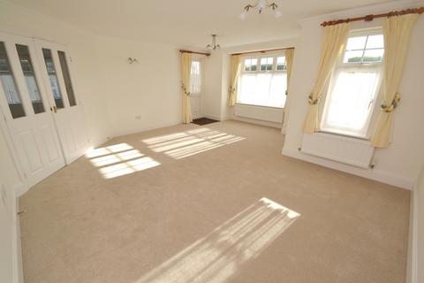 2 bedroom flat to rent, Southbourne