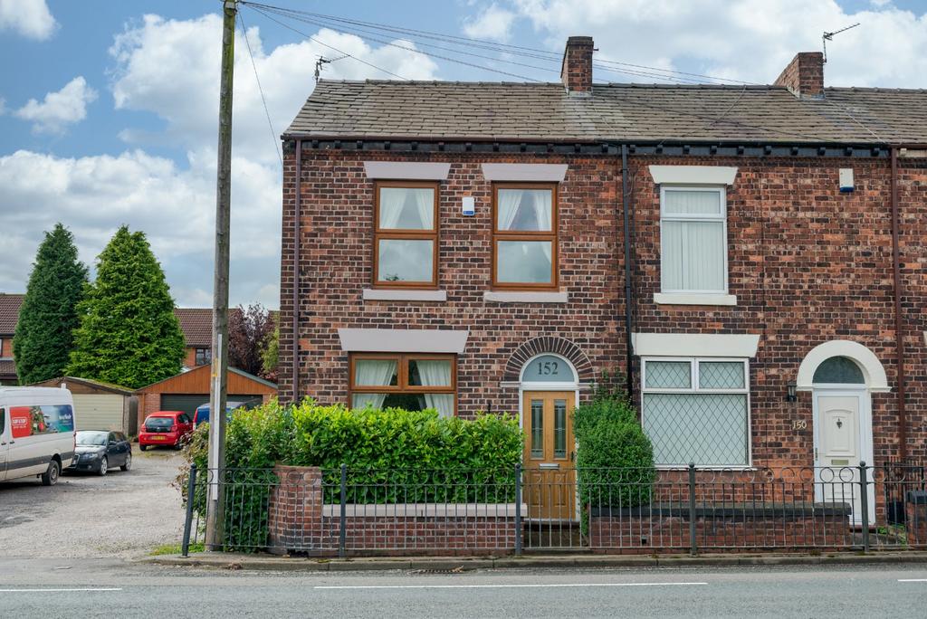 Manchester Road, Westhoughton, Bolton, Lancashire, BL5 3 bed terraced