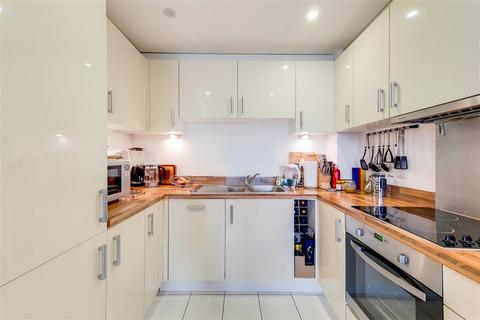 2 bedroom flat for sale, Putney Hill, SW15