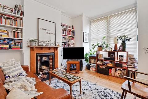 14 Waveney Avenue, London, SE15 3UE