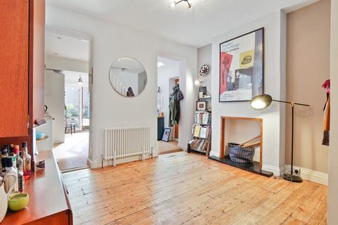 14 Waveney Avenue, London, SE15 3UE