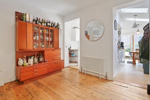 14 Waveney Avenue, London, SE15 3UE