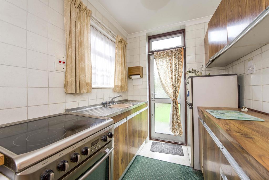 Groveland Way, New Malden, KT3 3 bed semidetached house £635,000