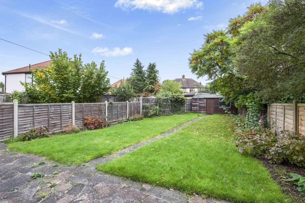 Groveland Way, New Malden, KT3 3 bed semidetached house £635,000