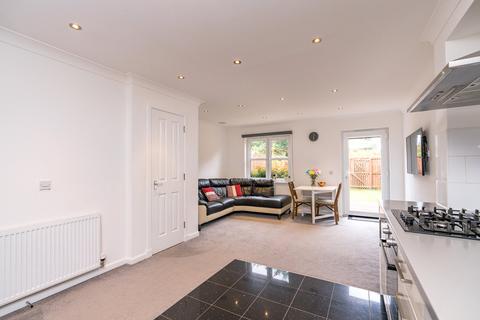 36 Bughtlin Market, Edinburgh, EH12 8XP