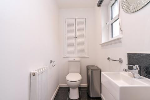 36 Bughtlin Market, Edinburgh, EH12 8XP