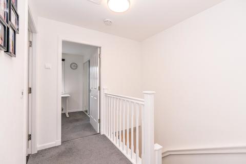 36 Bughtlin Market, Edinburgh, EH12 8XP
