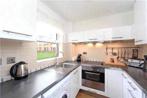 2 bedroom flat to rent - Monmouth Close, Chiswick, London