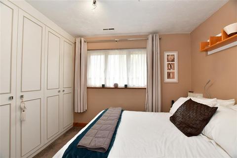 80 Bernards Close, Ilford, IG6 2SR