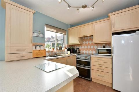 80 Bernards Close, Ilford, IG6 2SR