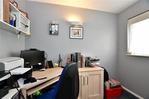 80 Bernards Close, Ilford, IG6 2SR