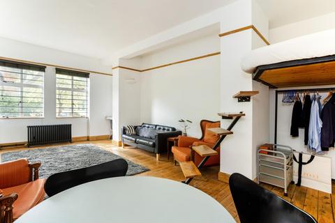 Studio to rent, Okeover Manor, Clapham Common North Side, Clapham, London, SW4