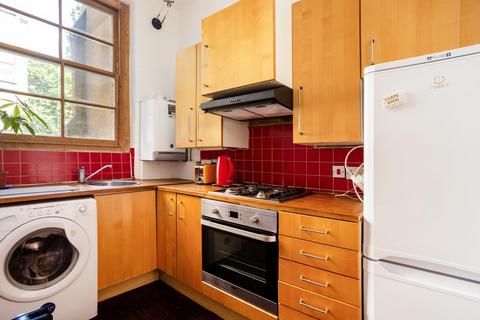Studio to rent, Okeover Manor, Clapham Common North Side, Clapham, London, SW4