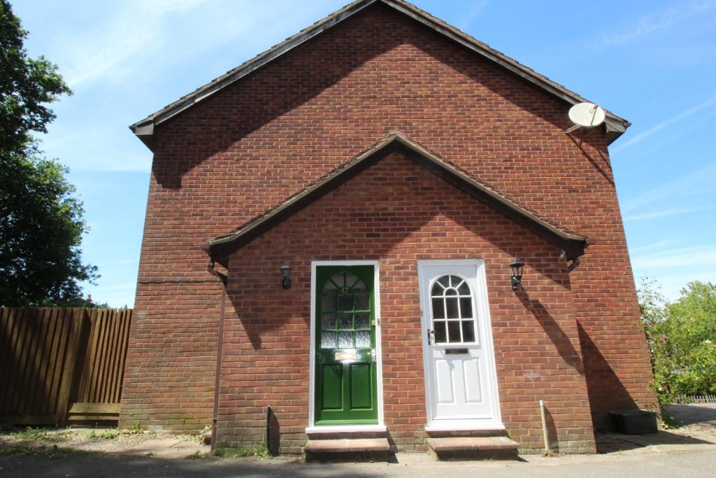 Hawkley Drive, Tadley, RG26 1 bed terraced house £815 pcm (£188 pw)