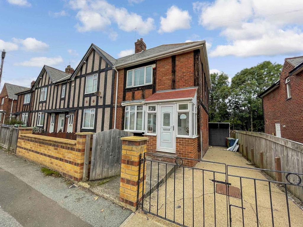 St. Lukes Road, Sunderland, Tyne and Wear, SR4 0AN 2 bed semidetached house £80,000