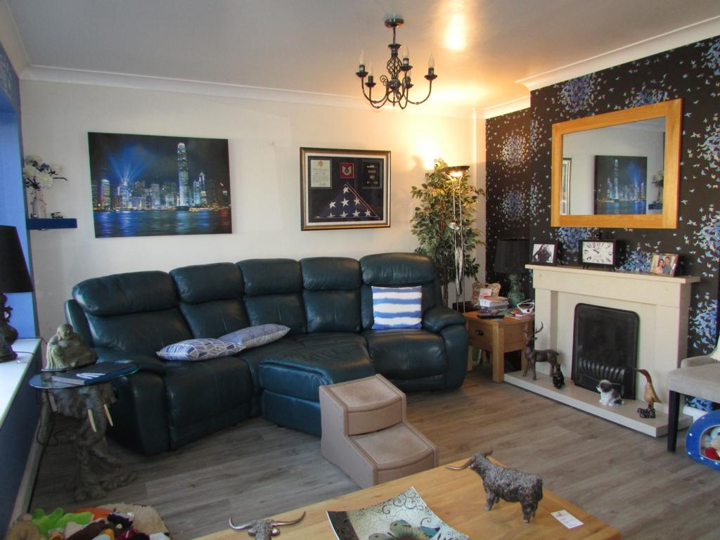 Lounge to rear