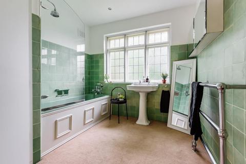 83 Malmains Way, Beckenham, BR3 6SF