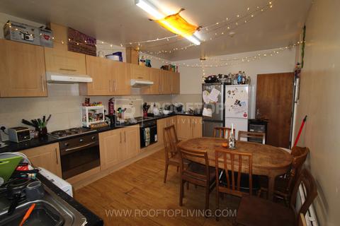 9 bedroom house to rent, Regent Park Terrace, Leeds LS6