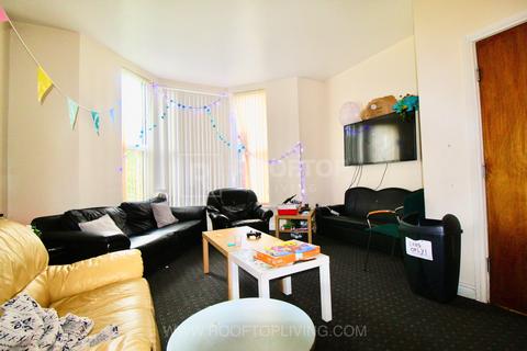 9 bedroom house to rent, Regent Park Terrace, Leeds LS6