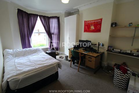 5 bedroom house to rent, Delph Mount, Leeds LS6