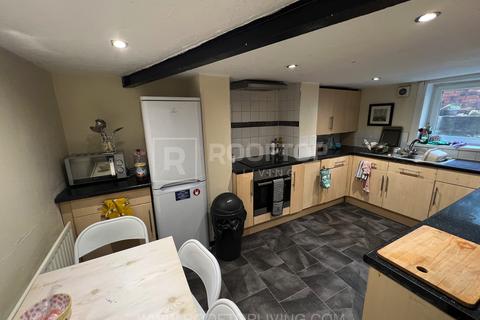 5 bedroom house to rent, Delph Mount, Leeds LS6