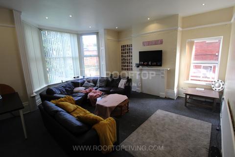 8 bedroom house to rent, Cardigan Road, Leeds LS6