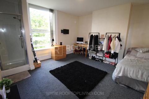 8 bedroom house to rent - Cardigan Road, Leeds LS6