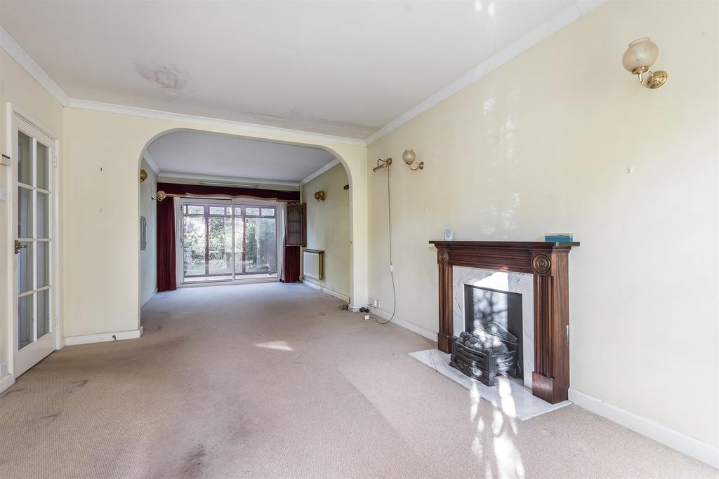 Heathfield Green, Midhurst, GU29 3 bed terraced house £350,000