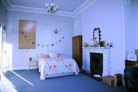 9 bedroom house to rent, Moorland Road, Leeds LS6