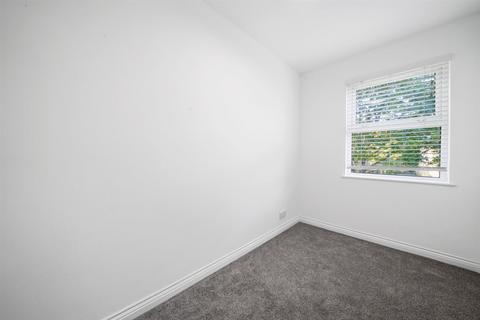 2 bedroom apartment to rent, Acton Lane Chiswick