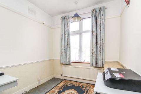 219 Castle Road, Bedford, MK40 3TZ