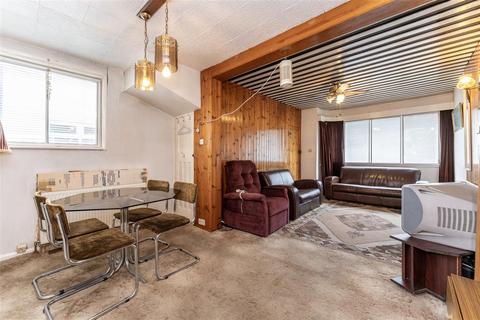 4 bedroom semi-detached house for sale, Northumberland Crescent, Bedfont