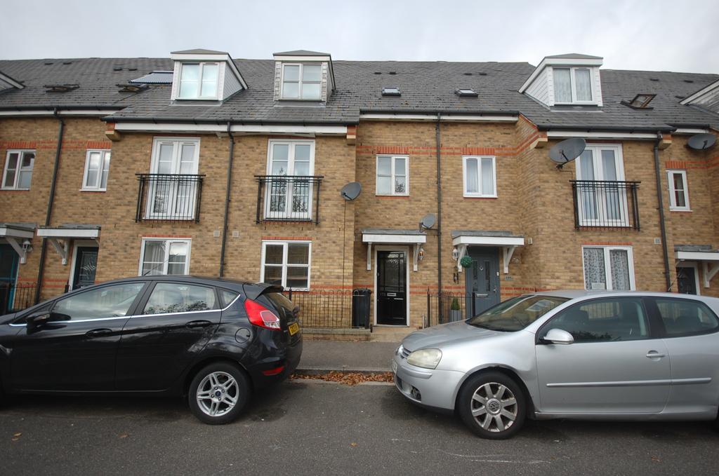 Nottage Crescent, Braintree 5 bed terraced house £339,995