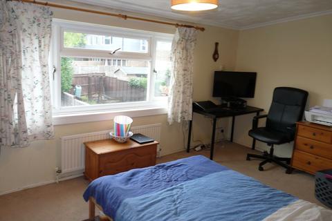 13 Cedar Drive, Edenbridge, TN8 5JW