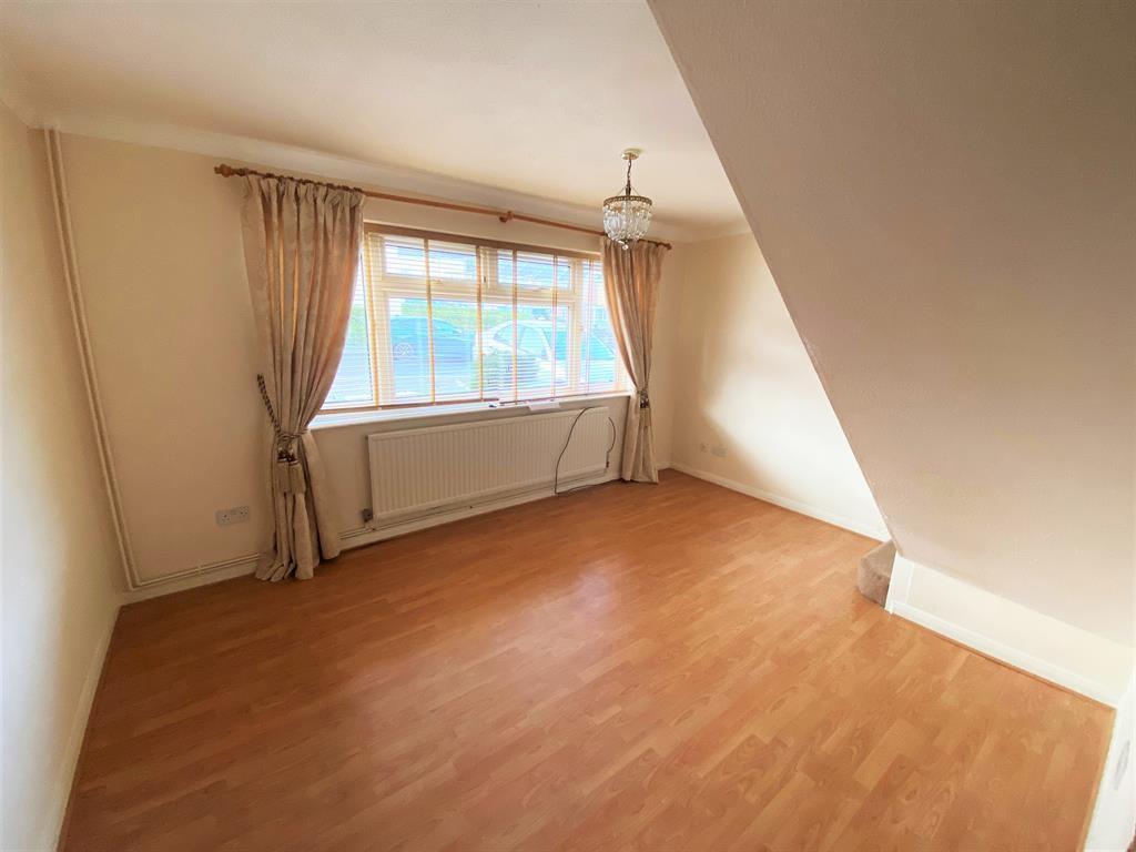 Felton Lea, Sidcup, Kent, DA14 6BA 2 bed end of terrace house £380,000