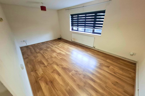 2 bedroom apartment to rent, Abbotts Place, CM2