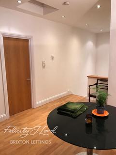 2 bedroom flat to rent, Lambert Road, London