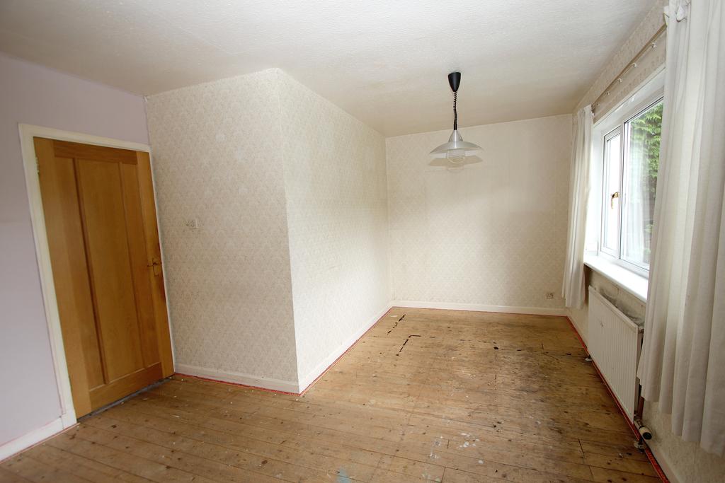 1 Lochy Road, INVERNESS, IV2 4ES 3 bed semidetached villa £195,000