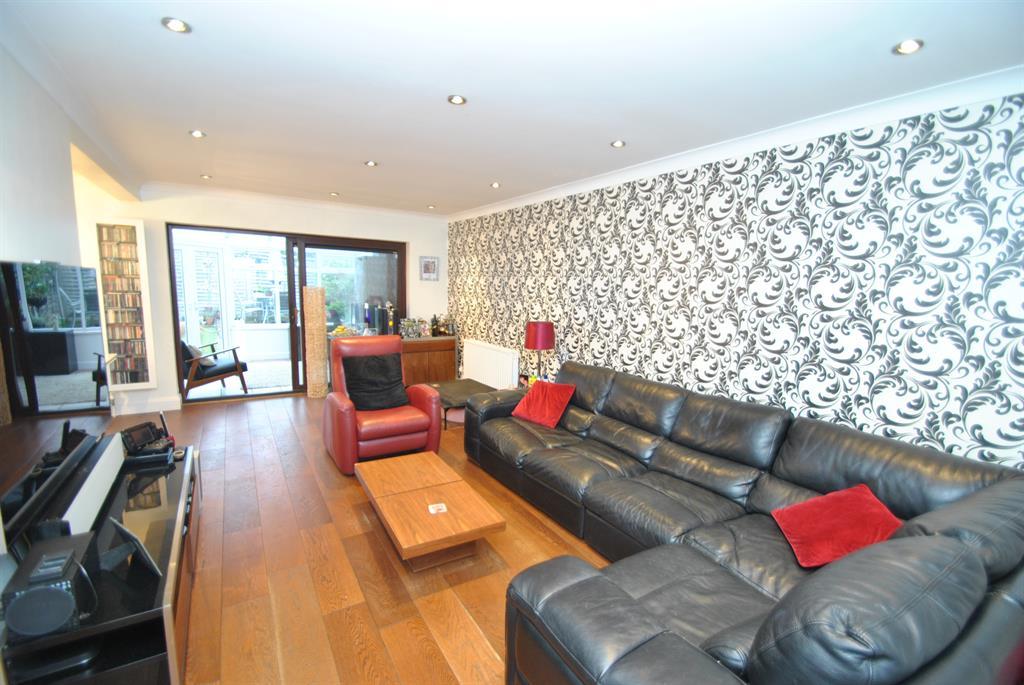 Fairfield, Buntingford, SG99NT 3 bed semidetached house £450,000