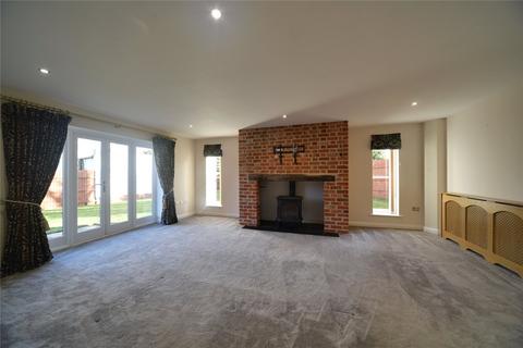 4 bedroom detached house to rent, School Close, West Row, Suffolk, IP28