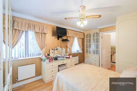 13 Ambrose Close, Crayford, Dartford, DA1 4TS