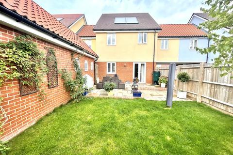 5 Charles Crescent, Rochford, SS4 1FT