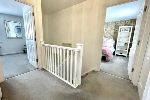 5 Charles Crescent, Rochford, SS4 1FT