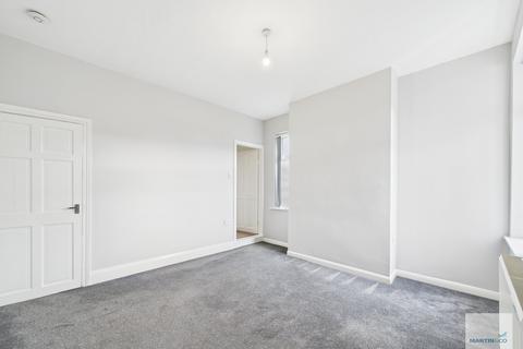 2 bedroom semi-detached house to rent, Pasture Road, Stapleford