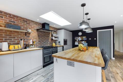44 Efflinch Lane, Barton Under Needwood, Burton-on-trent, DE13 8EU