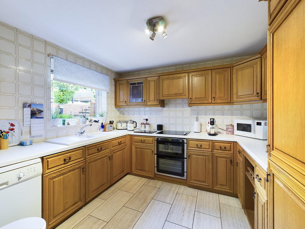 Brookscroft, Linton Glade, Croydon 3 bed end of terrace house £385,000