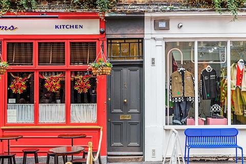 Studio to rent, Ganton Street, Soho W1