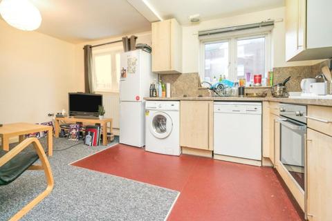 3 bedroom flat share to rent - Apartment 14, The Brook