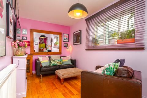 17 Clos Dewi Sant, Canton, Cardiff, CF11 9EW